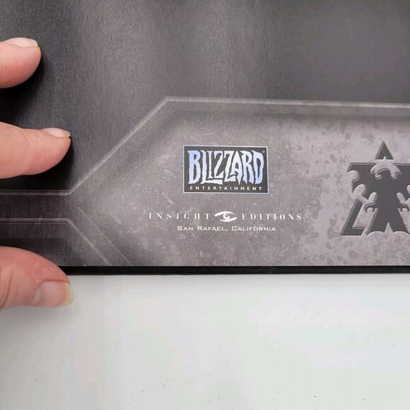 The Art of Starcraft Wings Of Liberty and Heart Of The Swarm - Picture 6 of 13